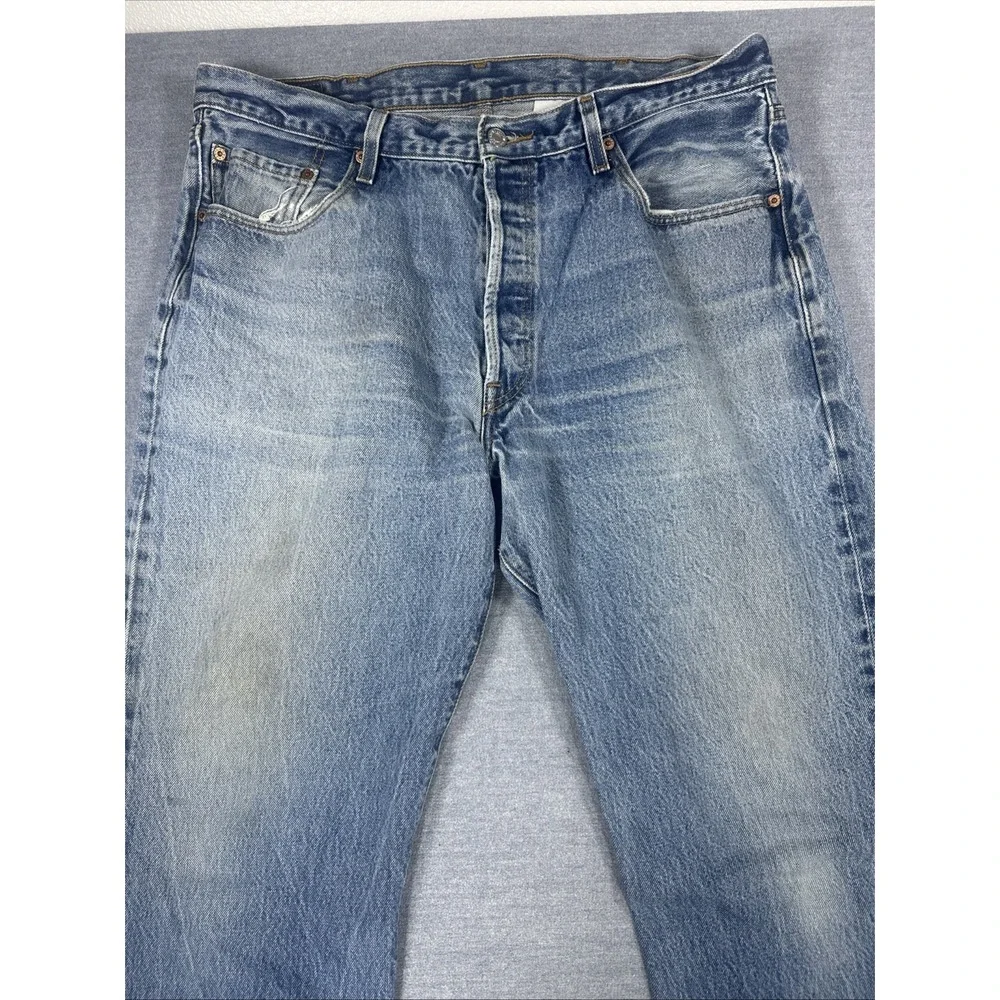 Vtg Levi's 501 Original Fit Jeans Men's 40x38 Light Wash Button Fly 100% Cotton